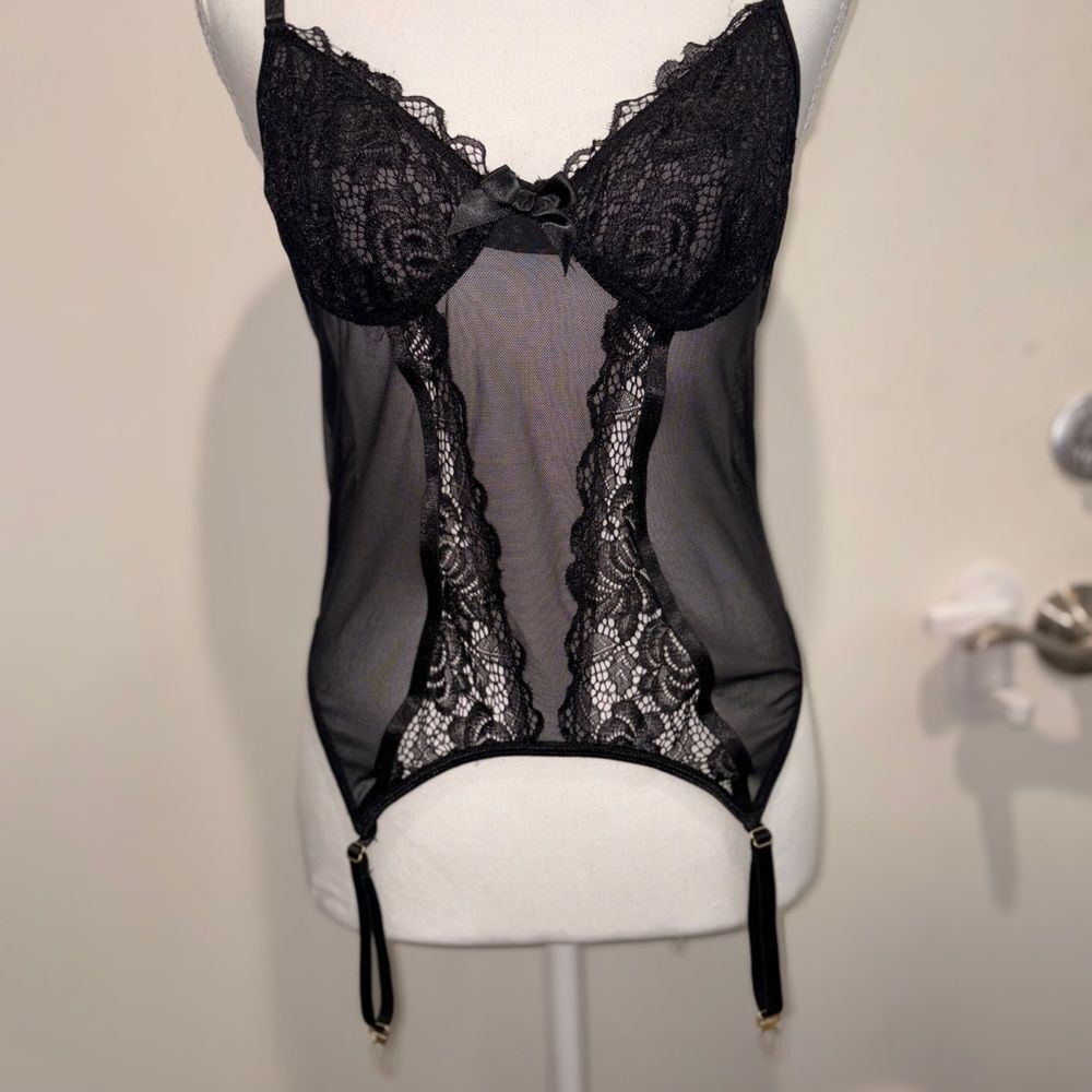 Chic Black Lace Chemise
